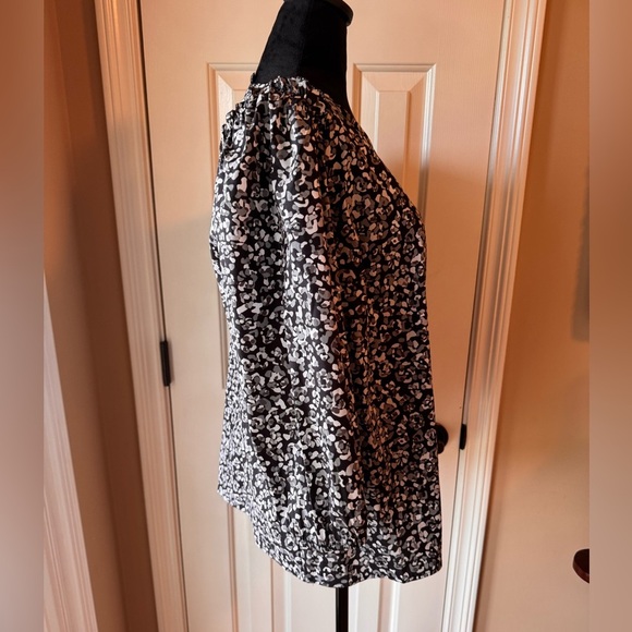Talbots Black and White Print Blouse with 3/4 length sleeves NWT - Picture 9 of 10